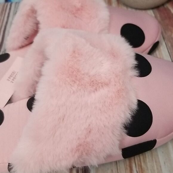 VICTORIA'S Secret 2piece Satin Spa slipper set NEW - Picture 5 of 8